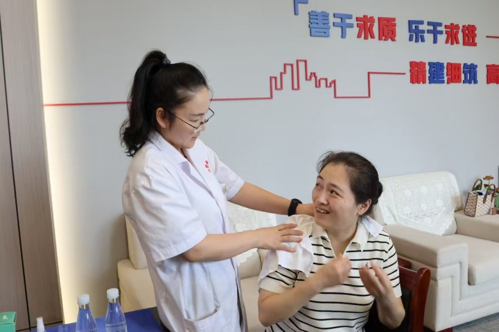 “守護健康 悅享關(guān)懷”關(guān)愛職工活動走進陜煤建設基層單位